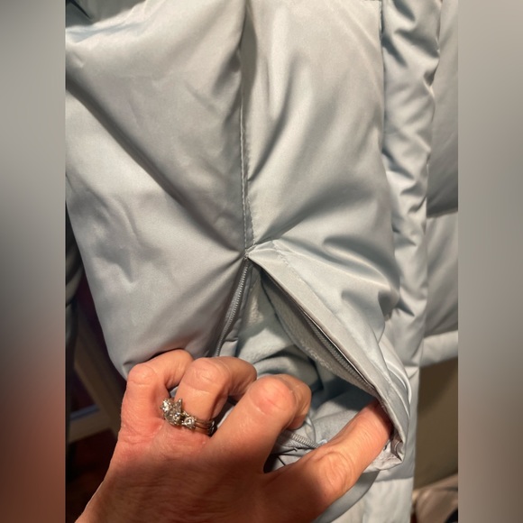 Women’s GAP down filled powder blue color puffer jacket. - Picture 6 of 11